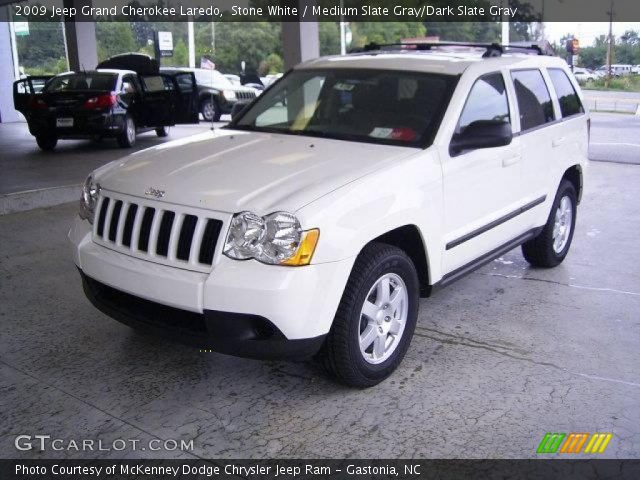 2009 Jeep Grand Cherokee Laredo in Stone White