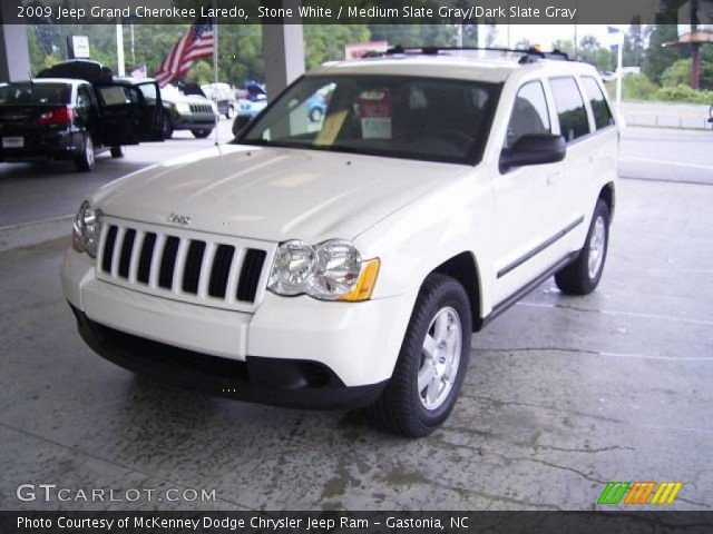 2009 Jeep Grand Cherokee Laredo in Stone White