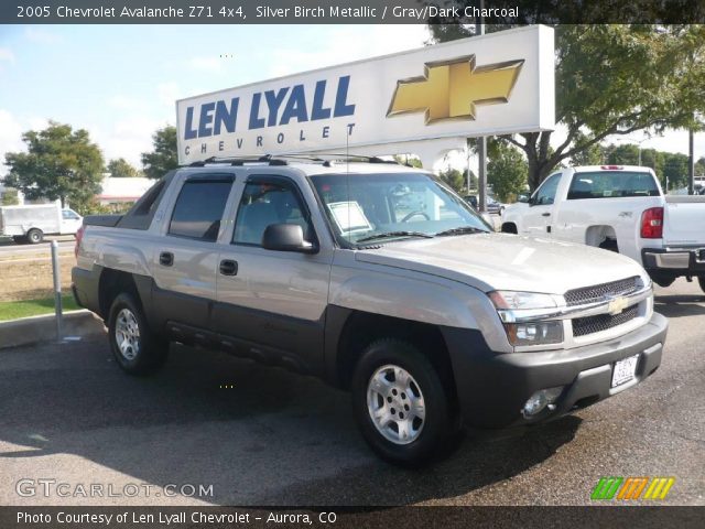 2005 Chevrolet Avalanche Z71 4x4 in Silver Birch Metallic