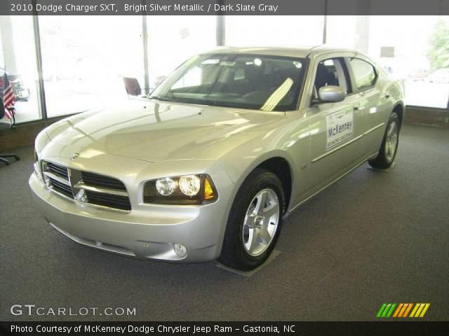 2010 Dodge Charger SXT in Bright Silver Metallic