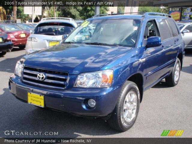 2006 Toyota Highlander V6 4WD in Indigo Ink Pearl