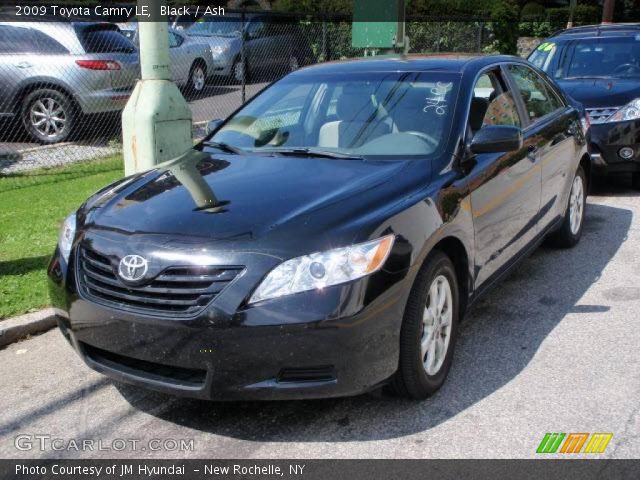 2009 Toyota Camry LE in Black