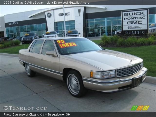 1995 Cadillac DeVille Sedan in Light Driftwood Metallic