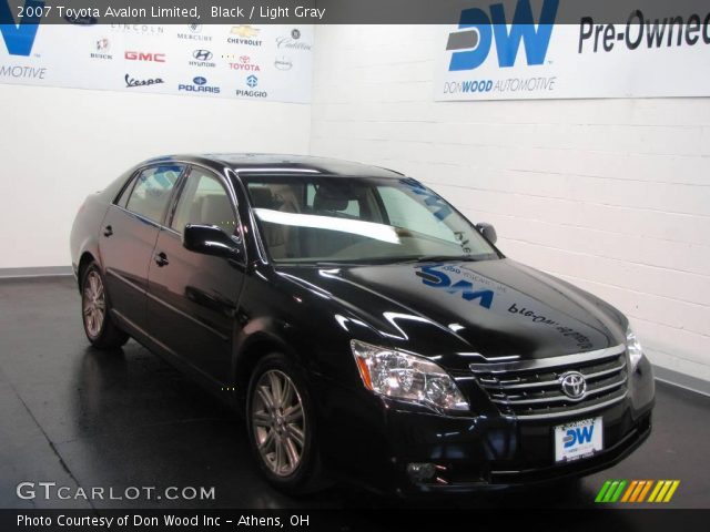 2007 Toyota Avalon Limited in Black