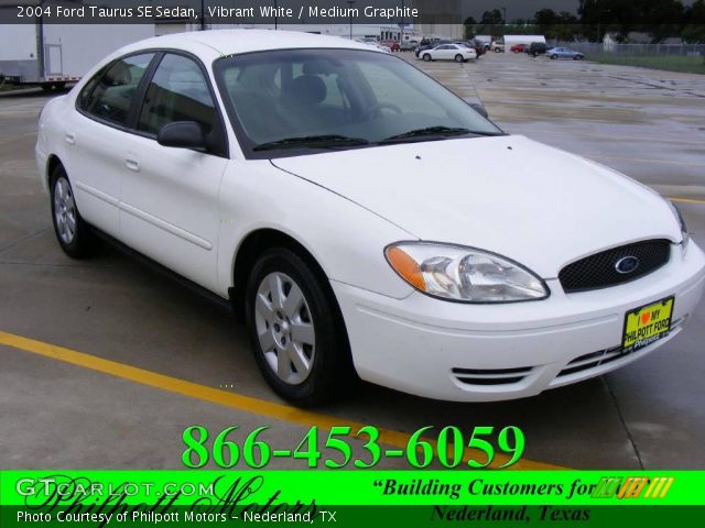 2004 Ford Taurus SE Sedan in Vibrant White