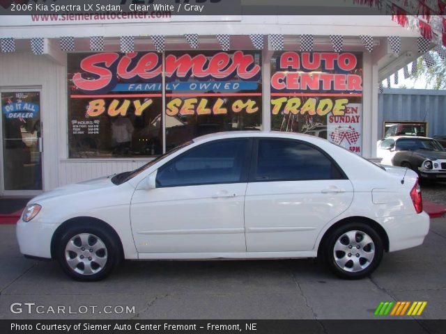 2006 Kia Spectra LX Sedan in Clear White