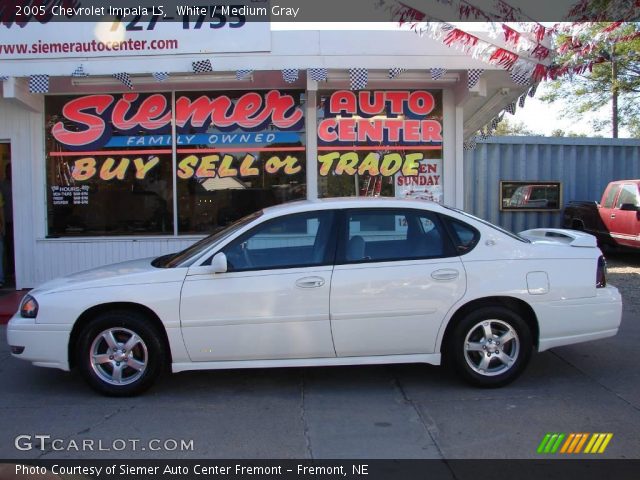 2005 Chevrolet Impala LS in White