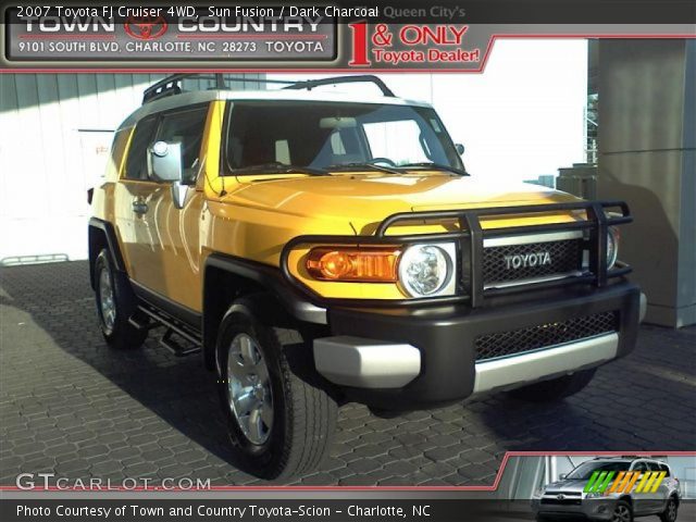 2007 Toyota FJ Cruiser 4WD in Sun Fusion