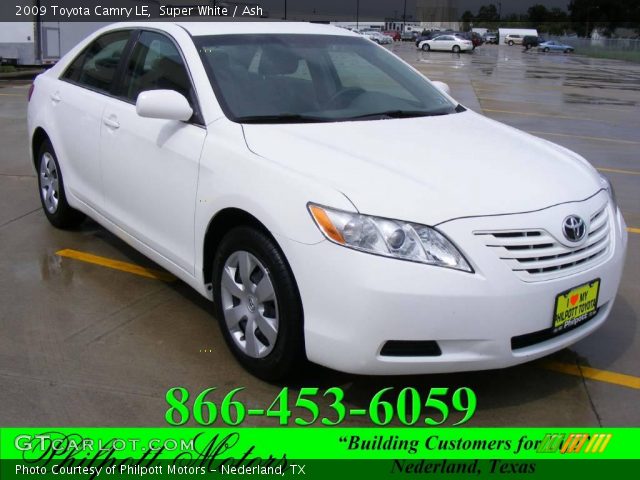 2009 Toyota Camry LE in Super White