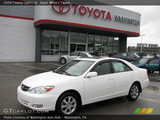 2004 Toyota Camry LE in Super White