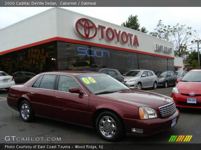 2000 Cadillac DeVille Sedan in Cabernet