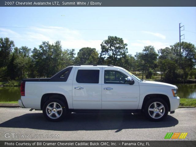 2007 Chevrolet Avalanche LTZ in Summit White