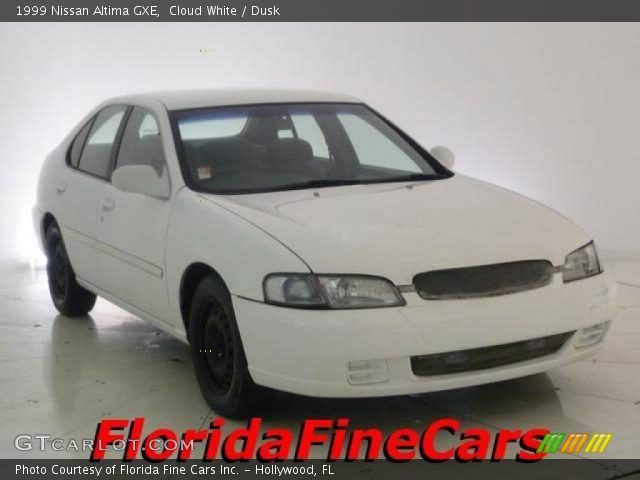 1999 Nissan Altima GXE in Cloud White