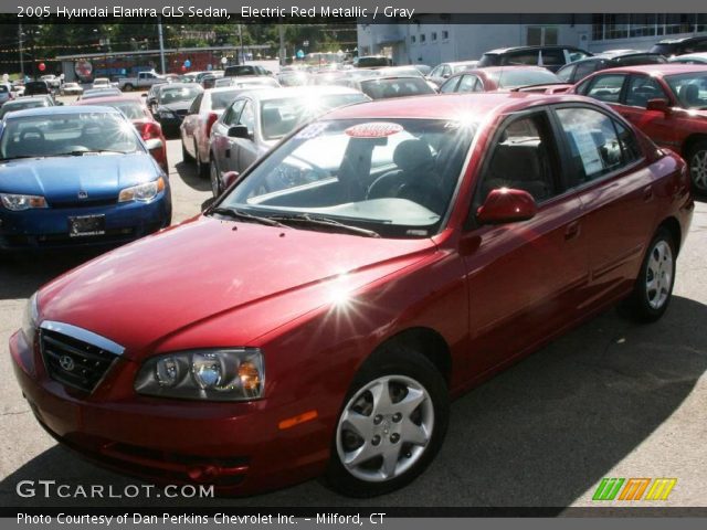 2005 Hyundai Elantra GLS Sedan in Electric Red Metallic