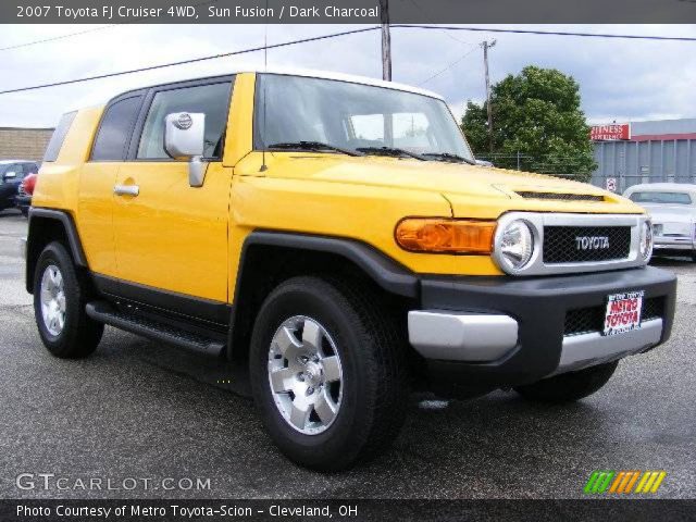 2007 Toyota FJ Cruiser 4WD in Sun Fusion