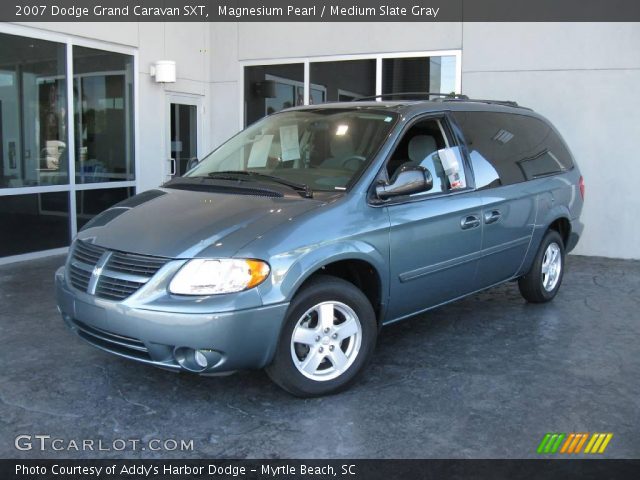 2007 Dodge Grand Caravan SXT in Magnesium Pearl