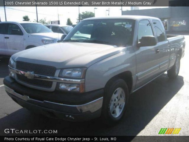 2005 Chevrolet Silverado 1500 LS Extended Cab in Silver Birch Metallic