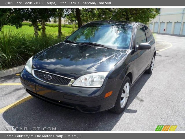 2005 Ford Focus ZX3 S Coupe in Pitch Black
