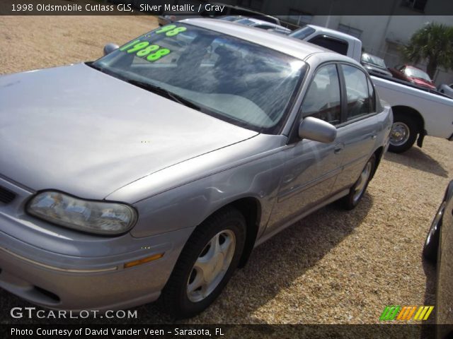 1998 Oldsmobile Cutlass GLS in Silver Metallic