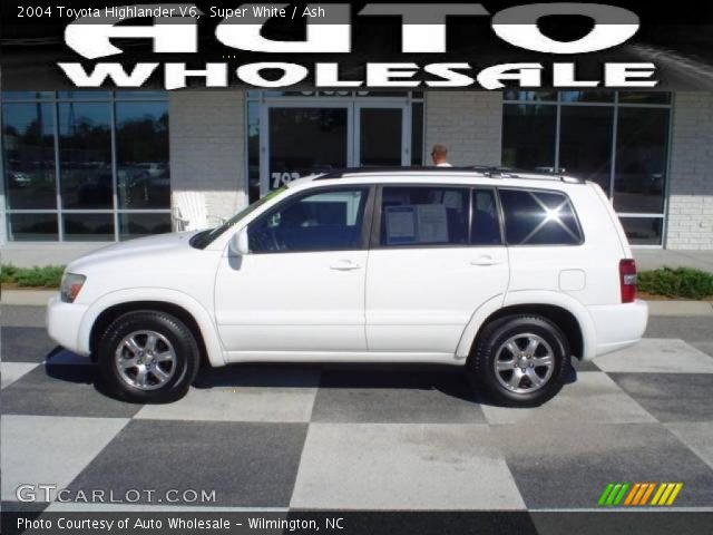 2004 Toyota Highlander V6 in Super White