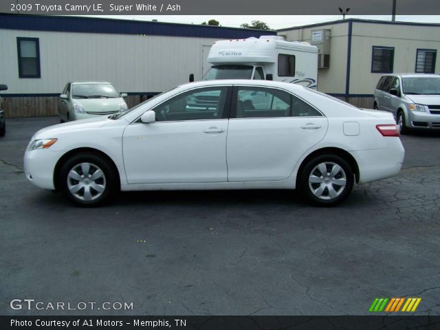 2009 Toyota Camry LE in Super White
