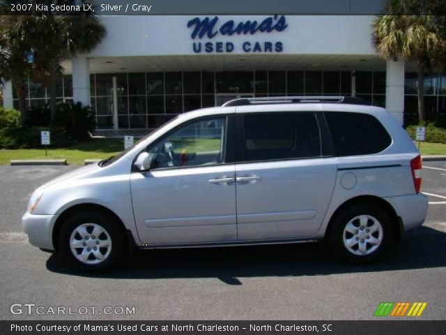 2007 Kia Sedona LX in Silver