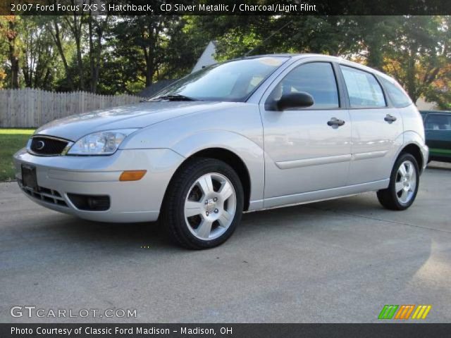 2007 Ford Focus ZX5 S Hatchback in CD Silver Metallic