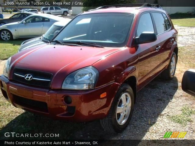 2005 Hyundai Tucson GL in Mesa Red