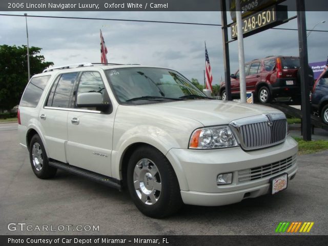 2006 Lincoln Navigator Luxury in Oxford White