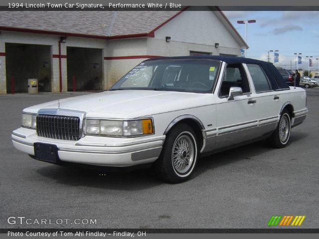 1994 Lincoln Town Car Signature in Performance White