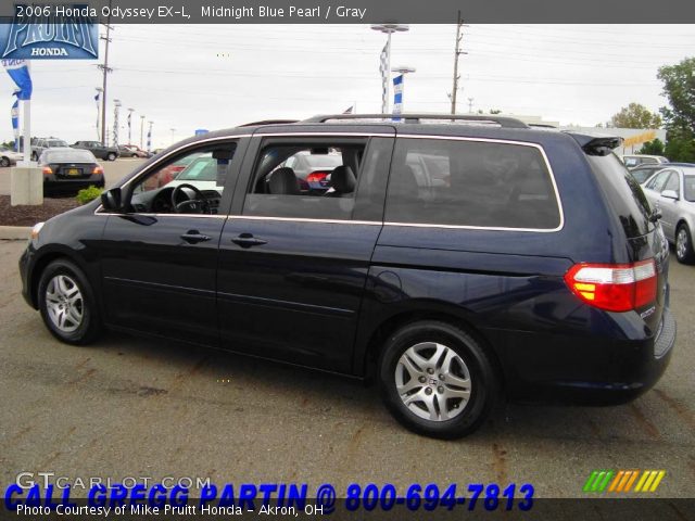Midnight blue pearl honda odyssey