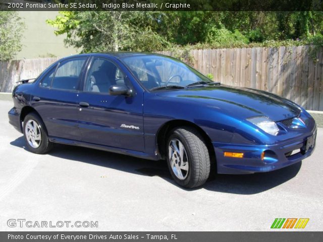 2002 Pontiac Sunfire SE Sedan in Indigo Blue Metallic