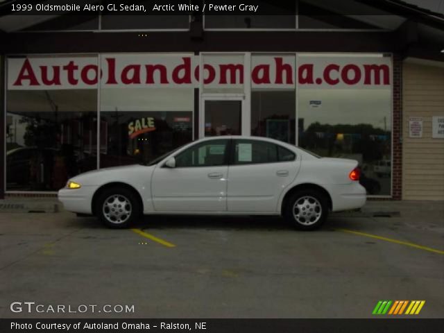 1999 Oldsmobile Alero GL Sedan in Arctic White