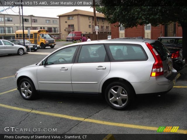 2006 Volvo V50 T5 AWD in Silver Metallic