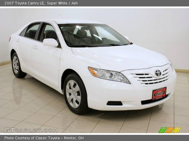 2007 Toyota Camry LE in Super White