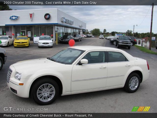 2009 Chrysler 300 Touring in Cool Vanilla White