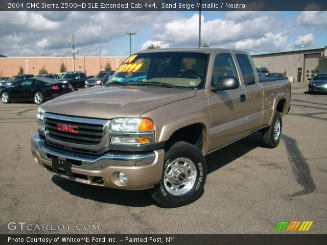 2004 GMC Sierra 2500HD SLE Extended Cab 4x4 in Sand Beige Metallic