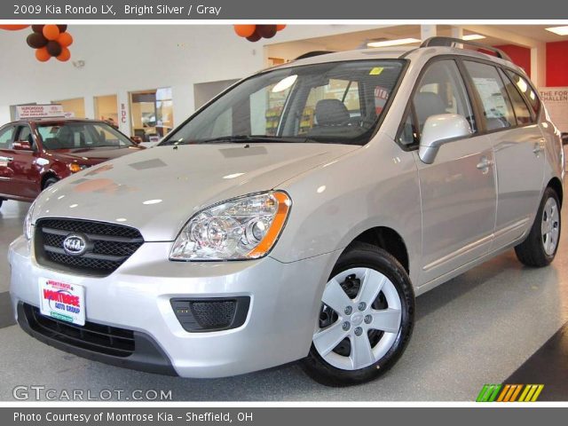 2009 Kia Rondo LX in Bright Silver