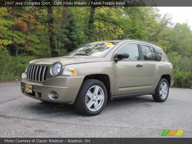 2007 Jeep Compass Sport in Light Khaki Metallic