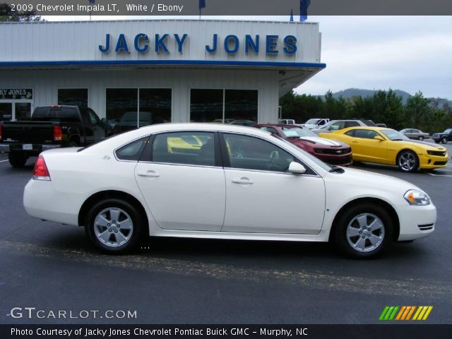 2009 Chevrolet Impala LT in White