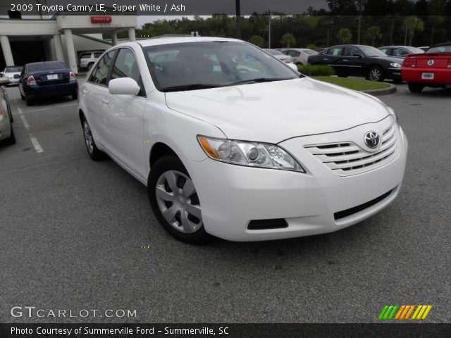 2009 Toyota Camry LE in Super White