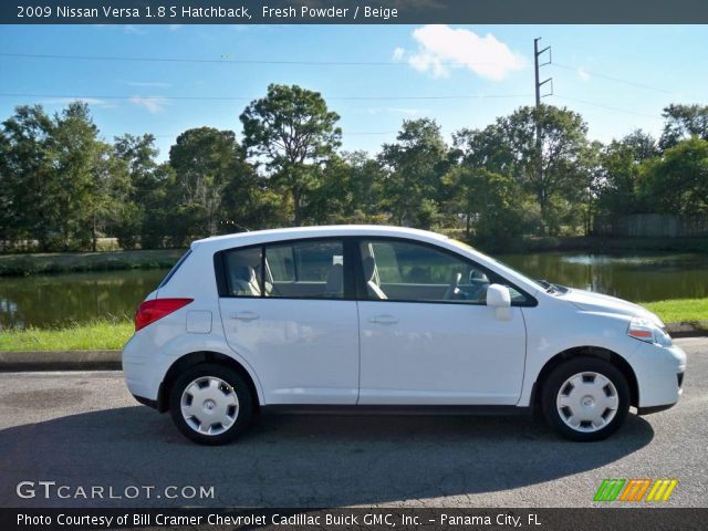 2009 Nissan Versa 1.8 S Hatchback in Fresh Powder