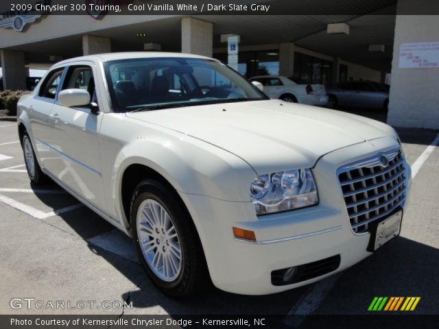 2009 Chrysler 300 Touring in Cool Vanilla White