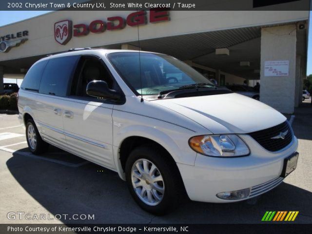 2002 Chrysler Town & Country LXi in Stone White Clearcoat