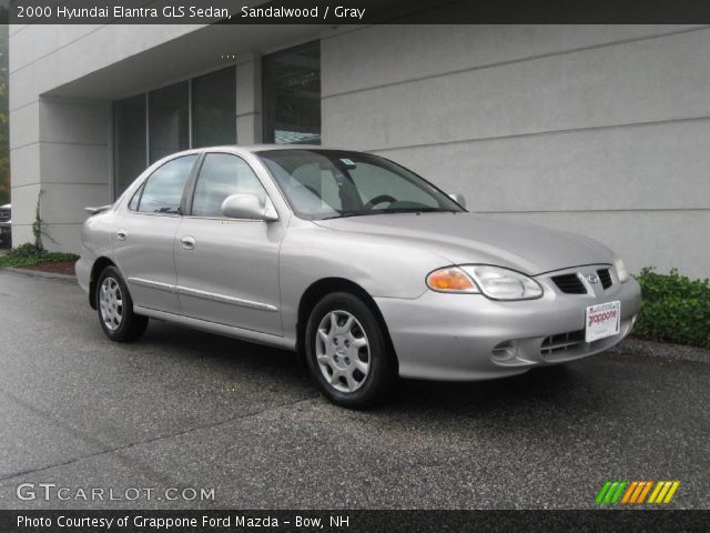 2000 Hyundai Elantra GLS Sedan in Sandalwood