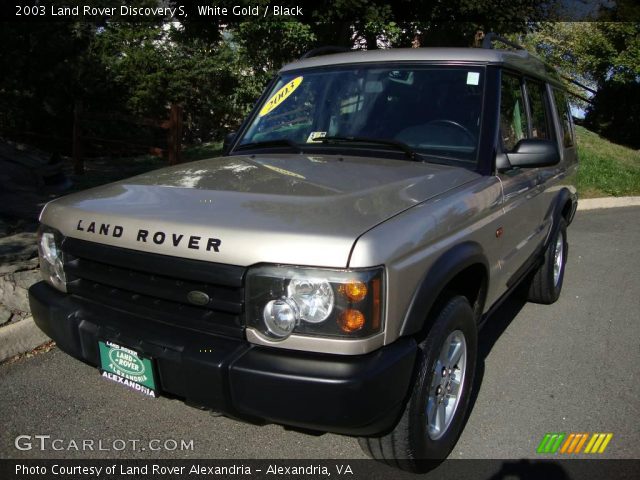 2003 Land Rover Discovery S in White Gold