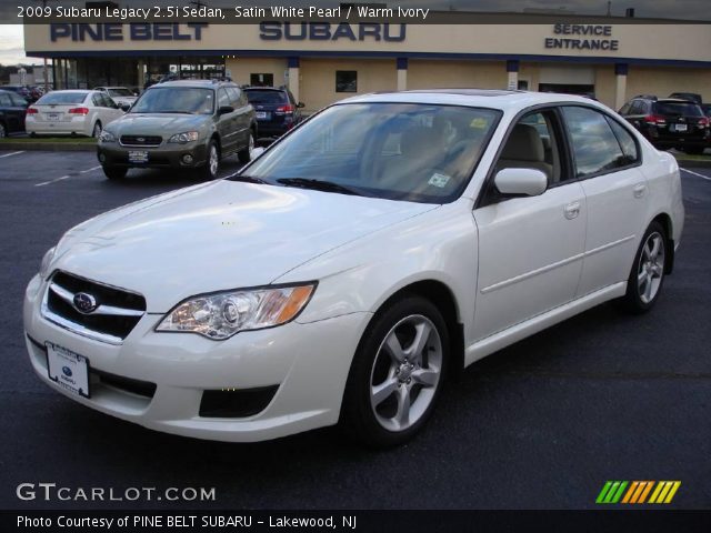 2009 Subaru Legacy 2.5i Sedan in Satin White Pearl