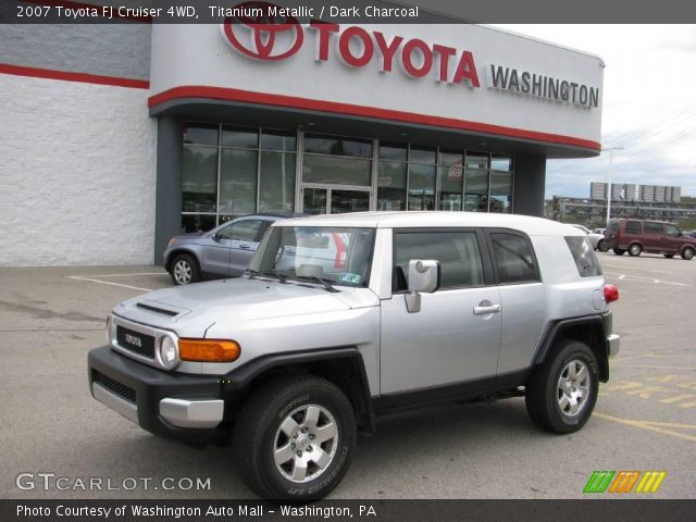 2007 Toyota FJ Cruiser 4WD in Titanium Metallic
