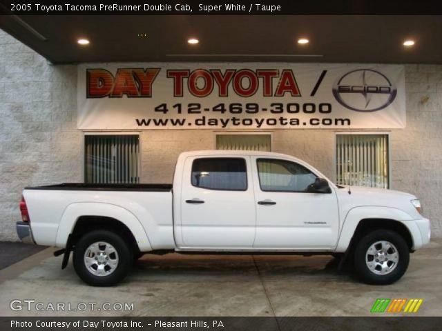 2005 Toyota Tacoma PreRunner Double Cab in Super White