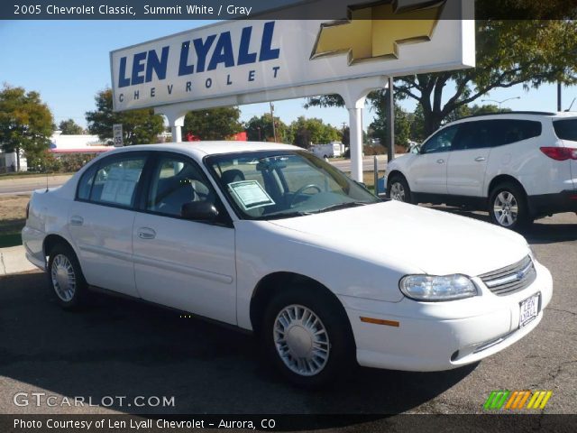 2005 Chevrolet Classic  in Summit White